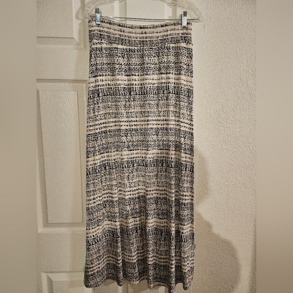 CYNTHIA ROWLEY Long White and Black Skirt STRETCH VERY GOOD CONDITION
